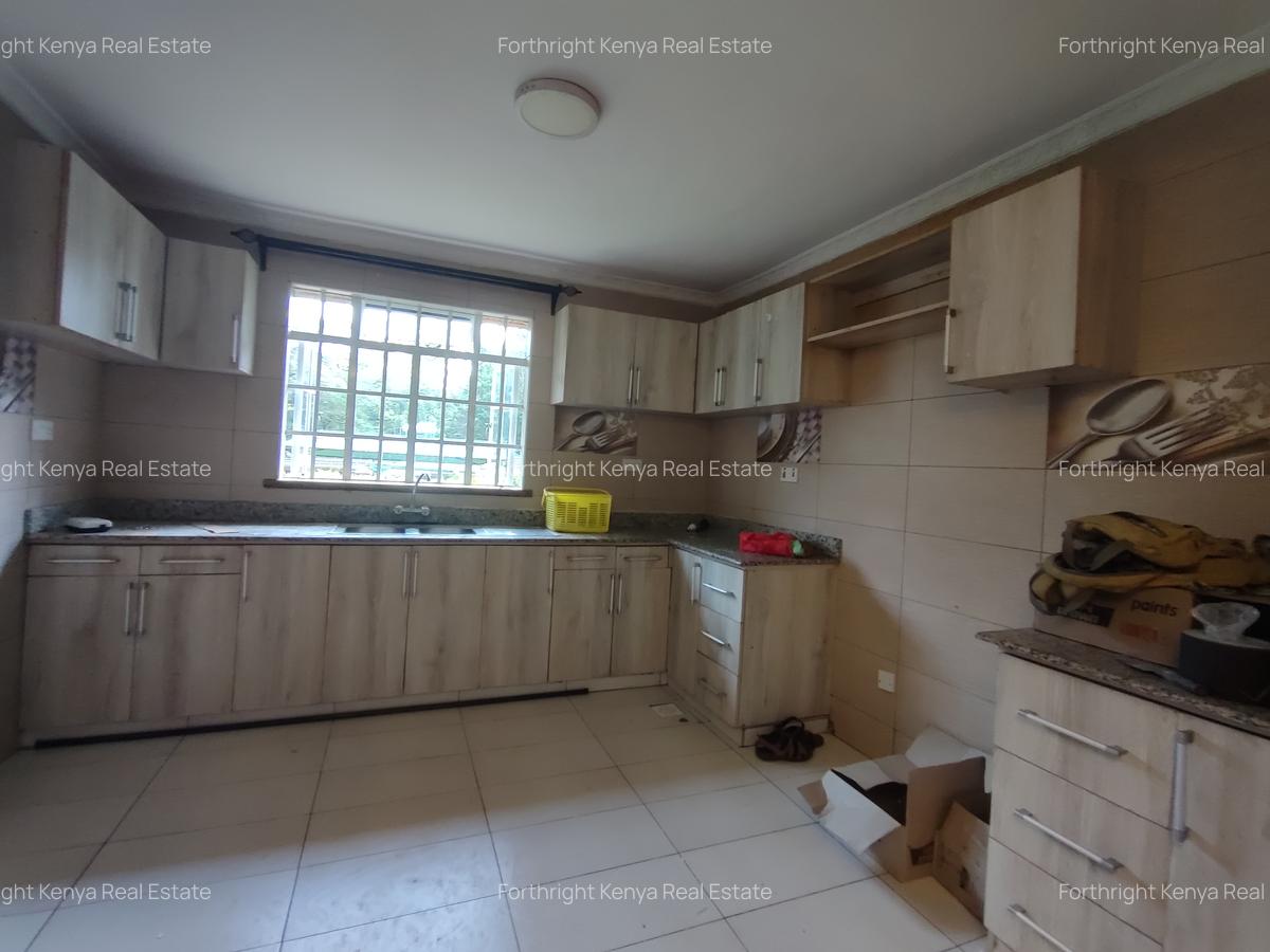 5 Bed House with En Suite at Hardy - 19