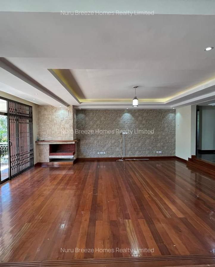 5 Bed Townhouse with En Suite in Lavington - 12