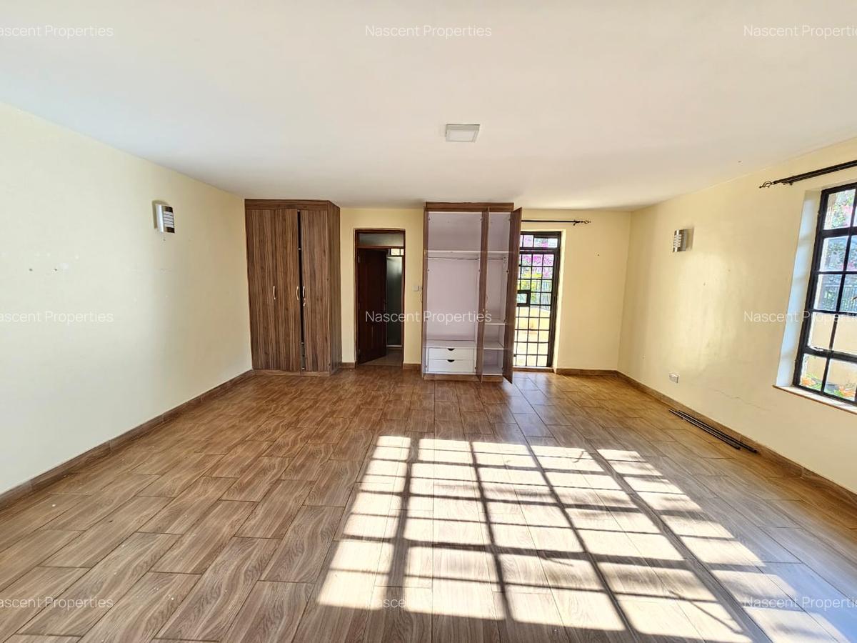 5 Bed Townhouse with En Suite in Kyuna - 10