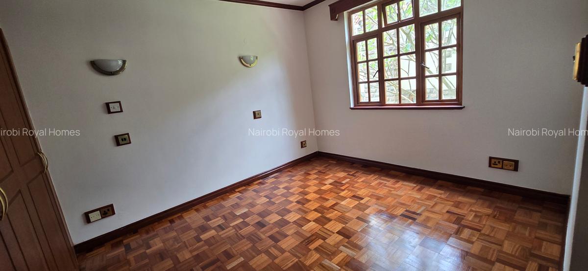 4 Bed Townhouse with En Suite at Lavington Green - 11
