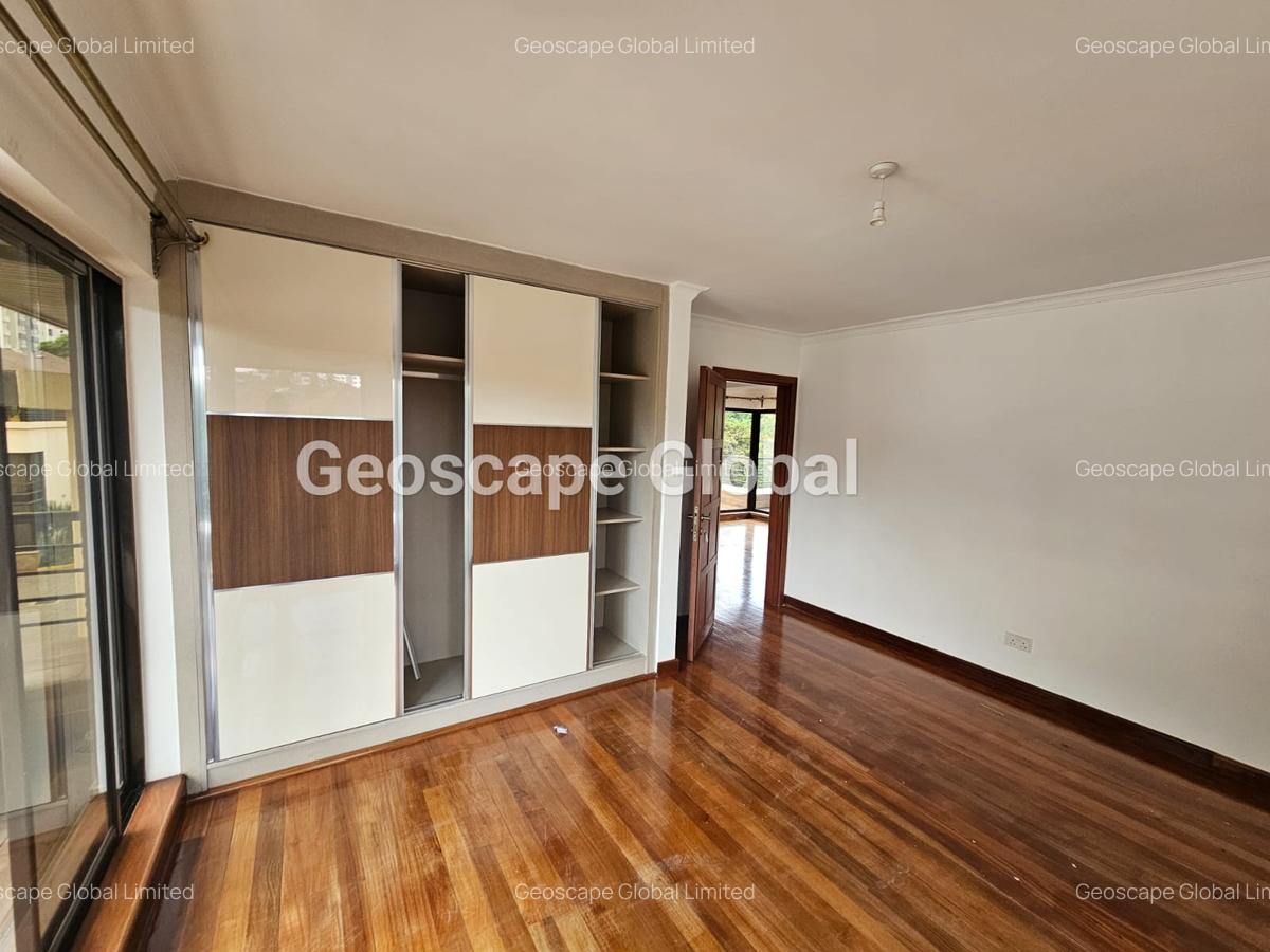 5 Bed Townhouse with En Suite in Lavington - 10