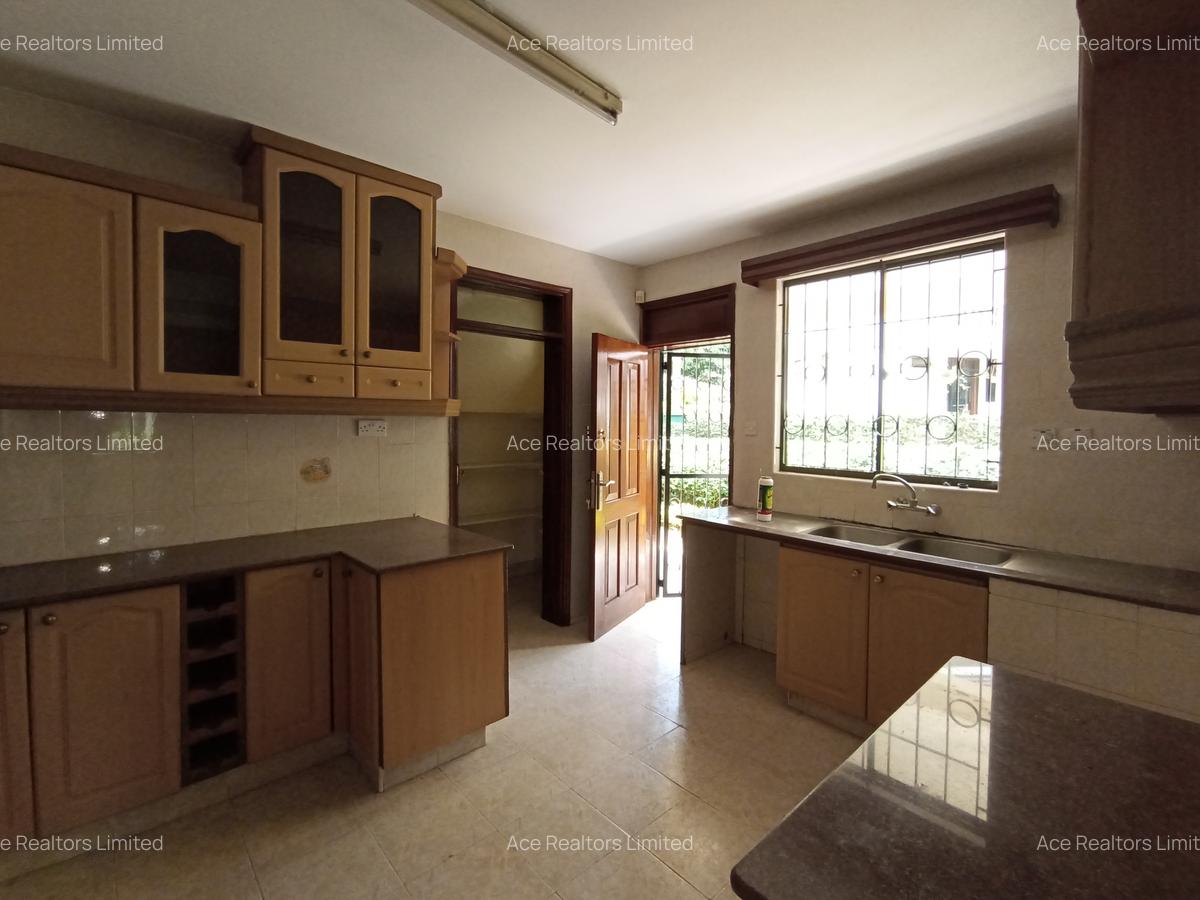 4 Bed Townhouse with En Suite at Eldama Ravine Rd - 3