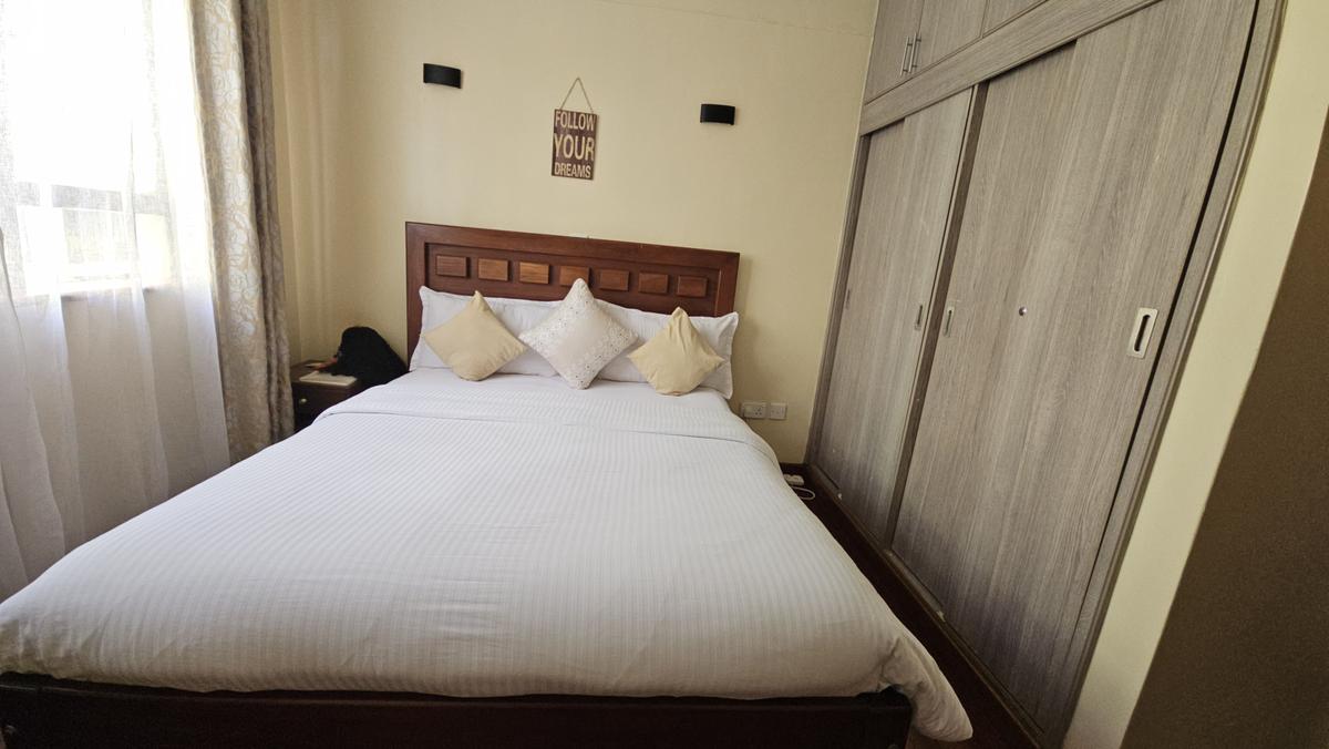 Serviced 1 Bed Apartment with En Suite in Westlands Area - 3