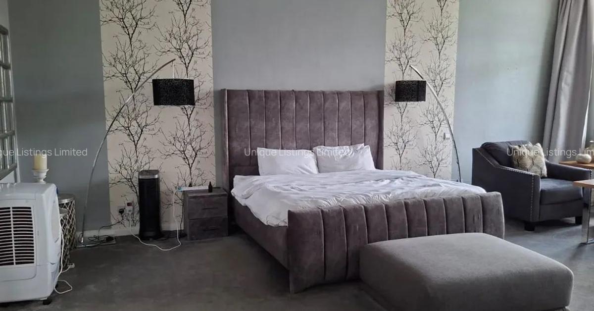 4 Bed Villa with En Suite in Spring Valley - 15