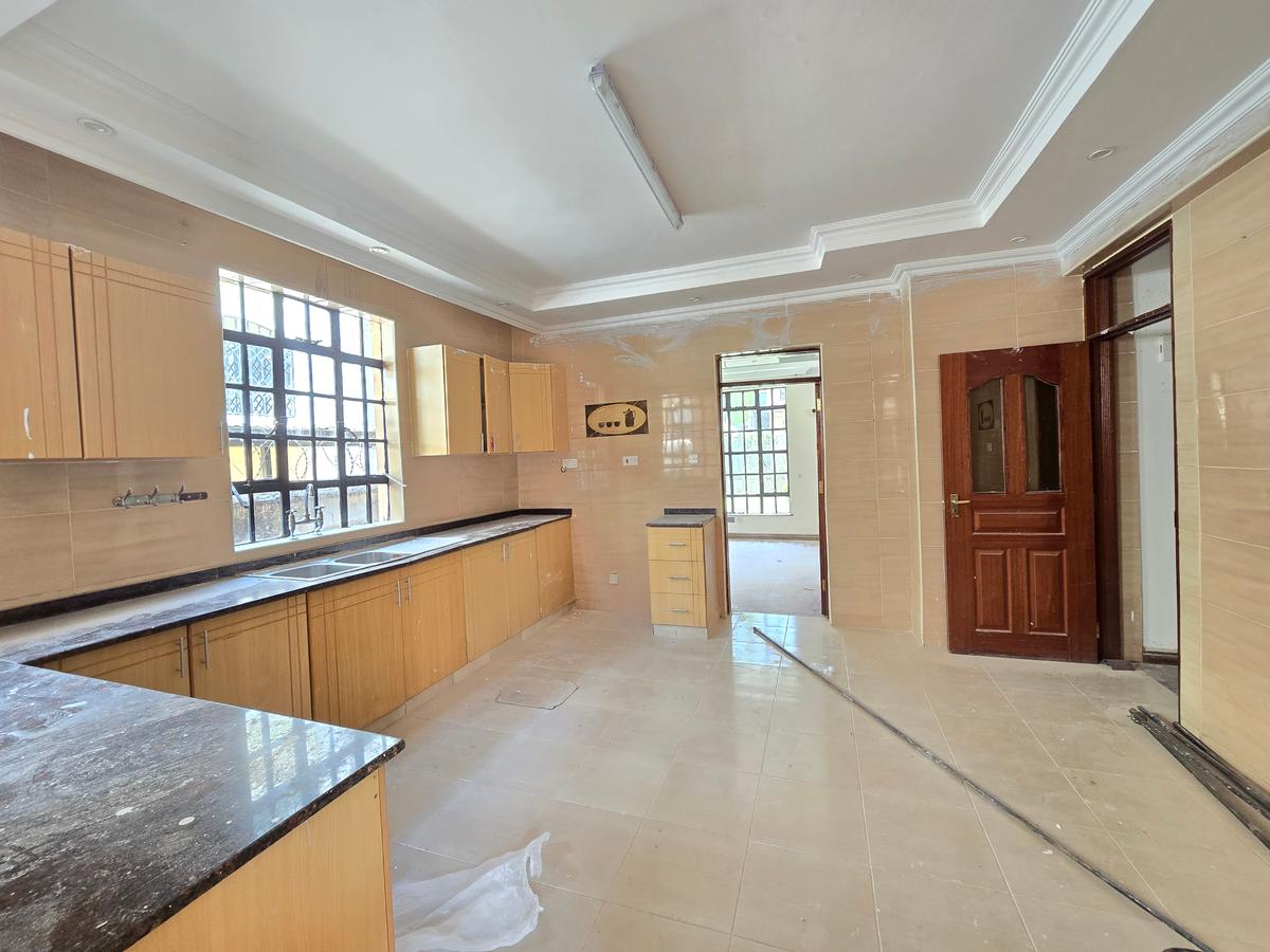 4 Bed Townhouse with En Suite at Chalbi Drive - 9