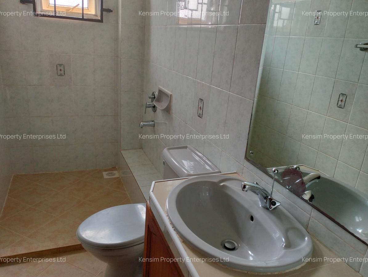 5 Bed Townhouse with En Suite in Lavington - 14