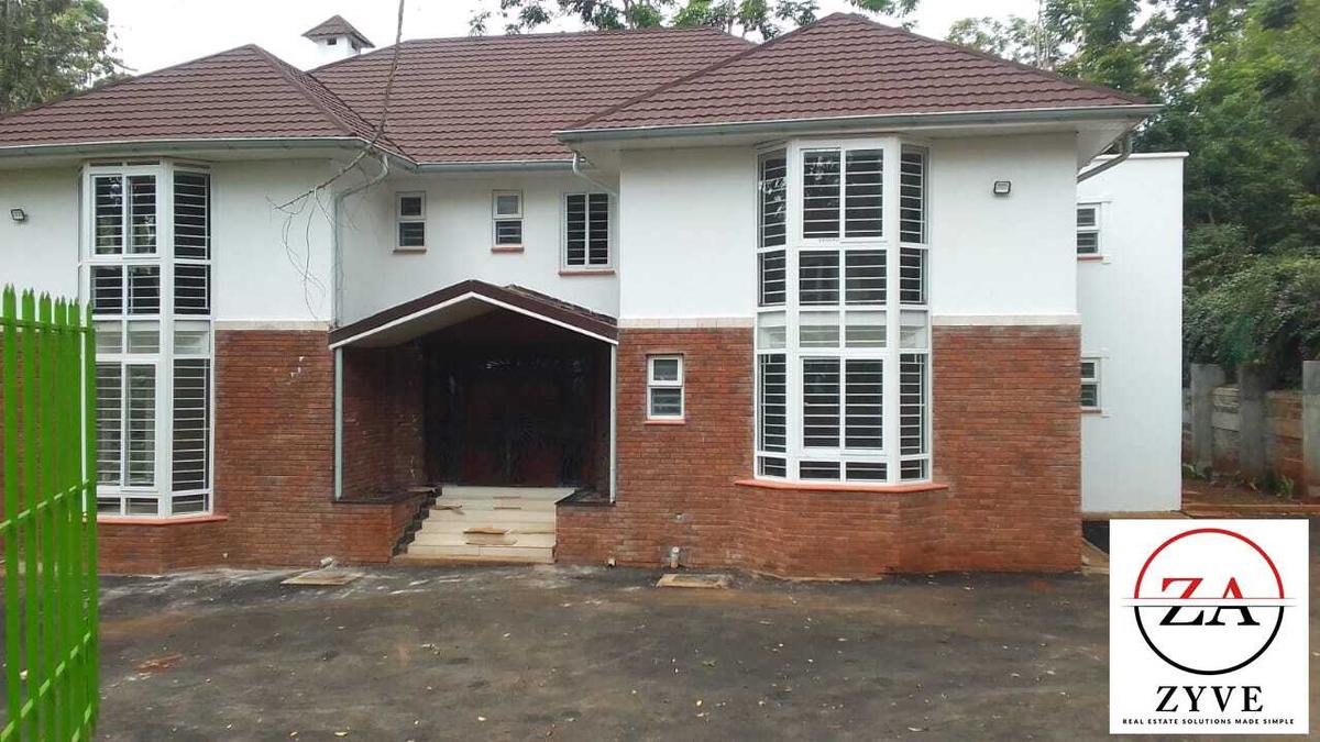 5 Bed Townhouse with En Suite at Rosslyn Lone Tree Estate - 3