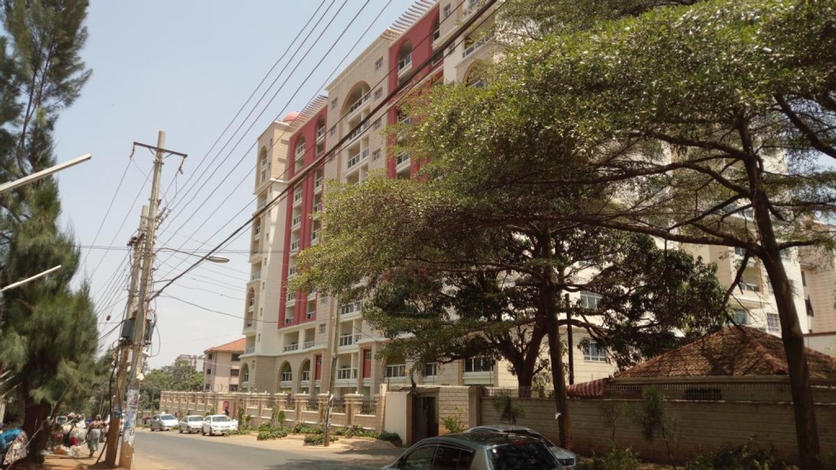 3 Bed Apartment with En Suite at Parklands Estate - 10