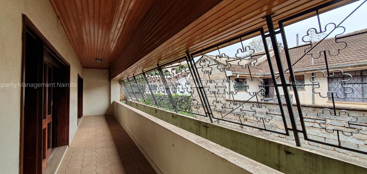 5 Bed House with En Suite at 2Nd Parklands Avenue - 15