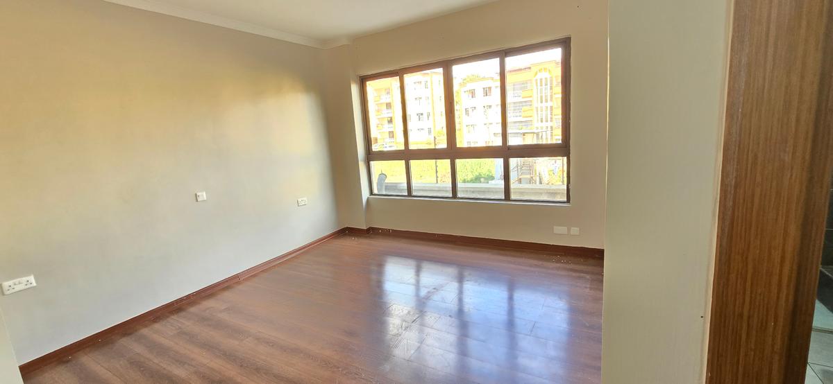 2 Bed Apartment with En Suite at Hundreds Streets - 19