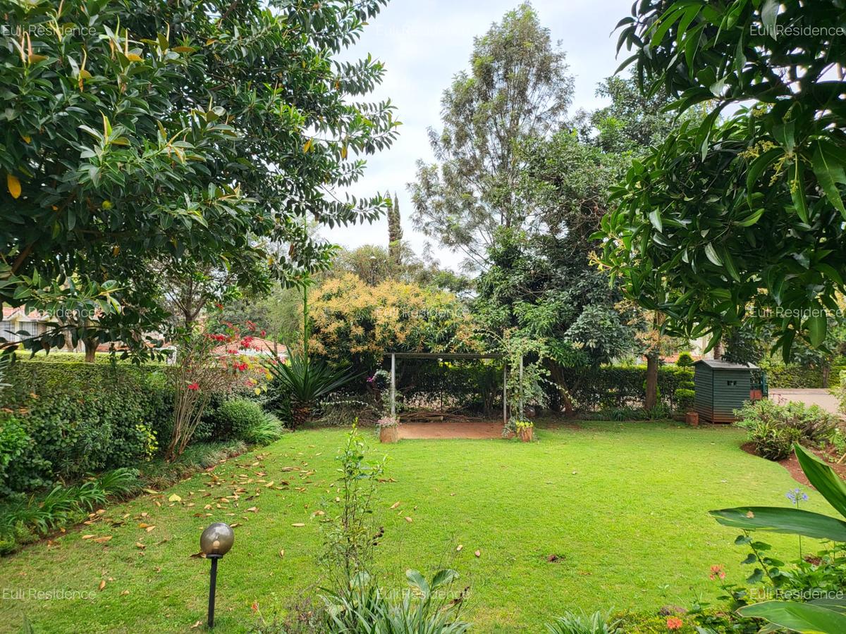 4 Bed Townhouse with En Suite at Red Hill - 17