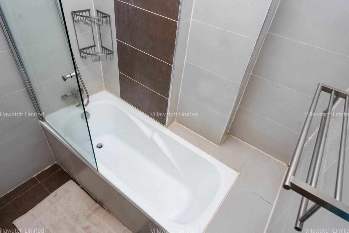 Serviced 2 Bed Apartment with En Suite in Kilimani - 15