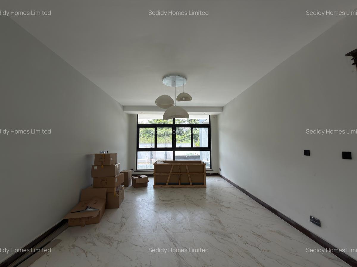 5 Bed Villa with En Suite in Nyari - 10