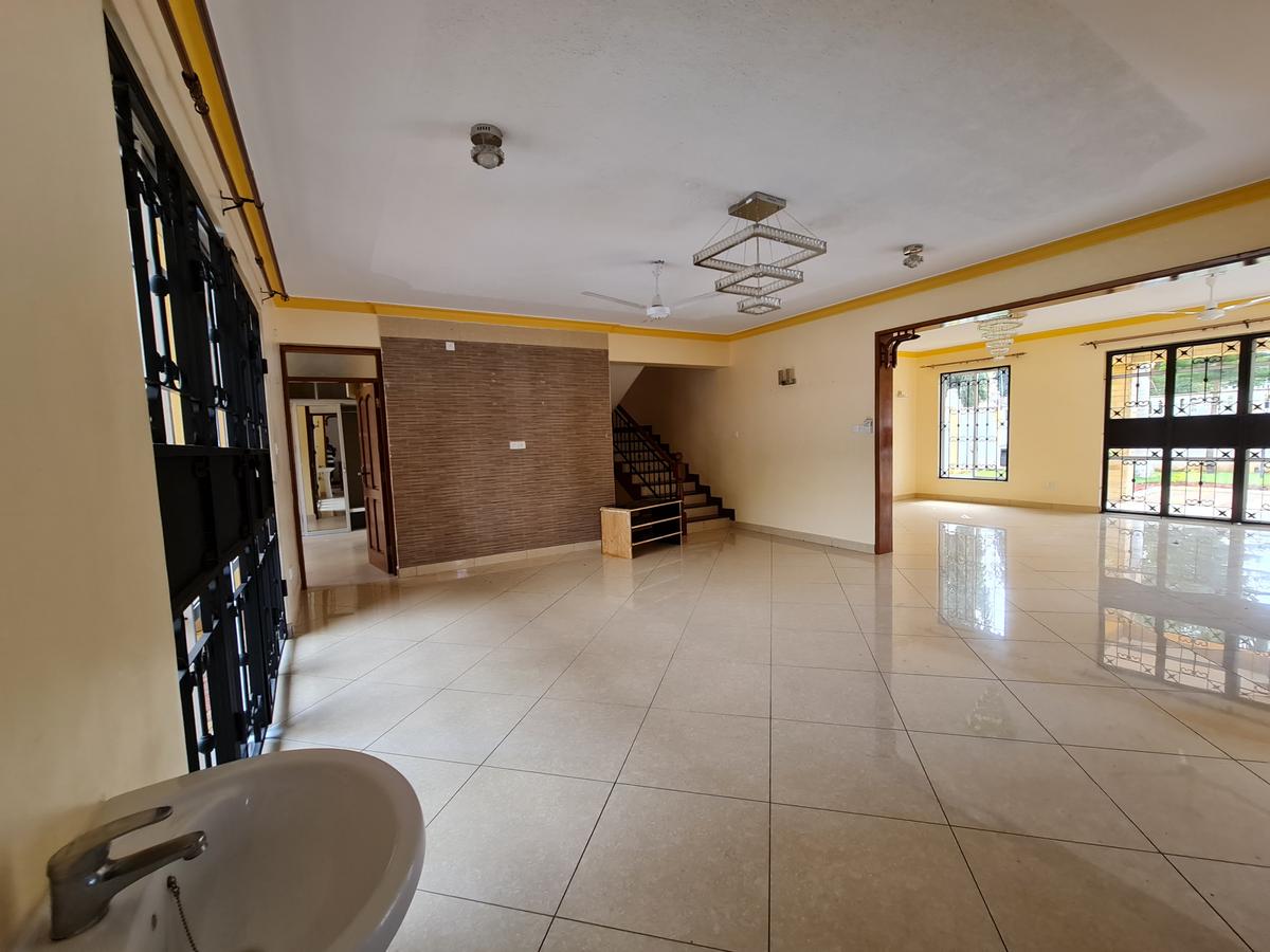 4 Bed House with En Suite in Nyali Area - 9