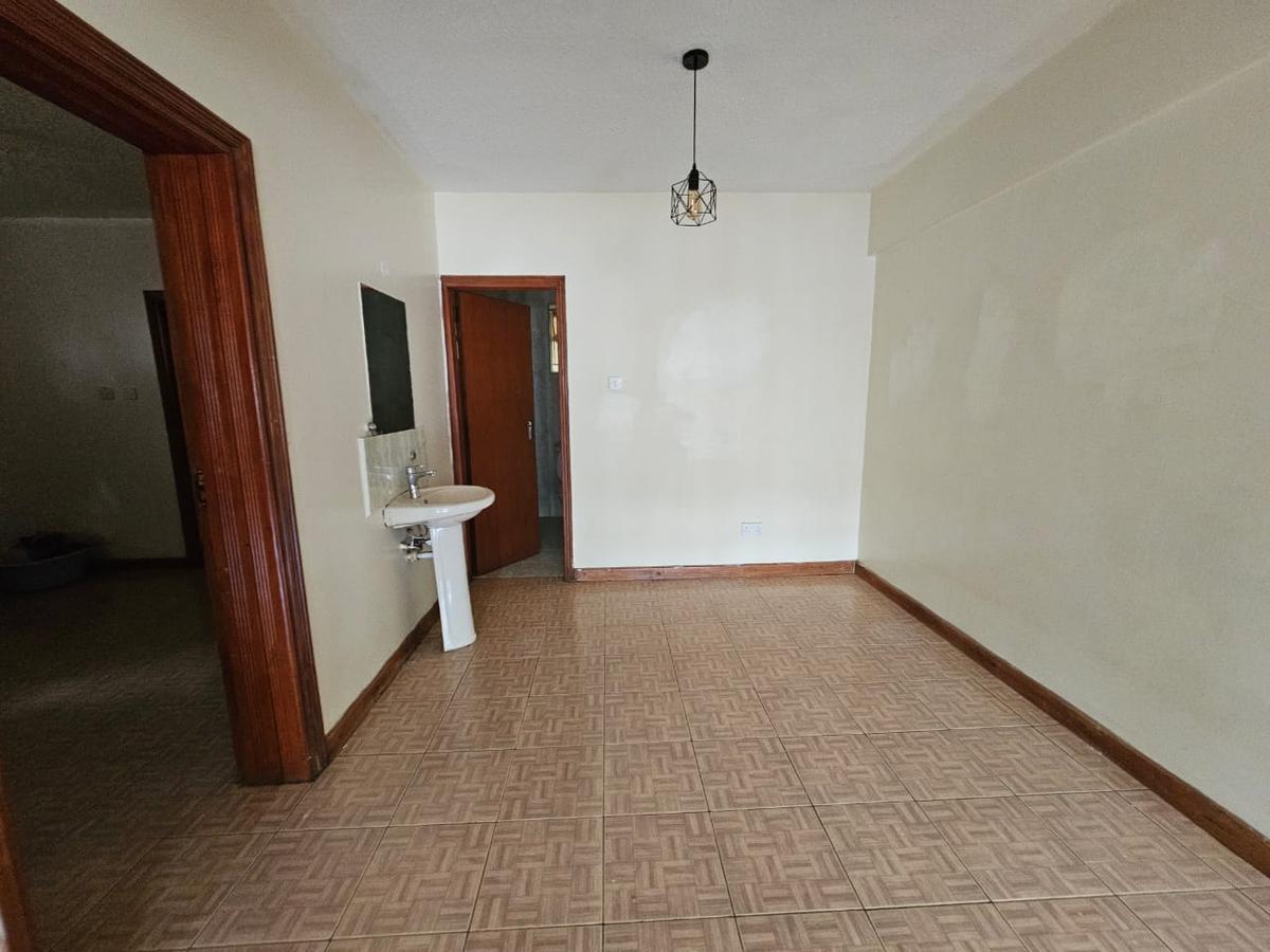 4 Bed Townhouse with En Suite in Lavington - 12