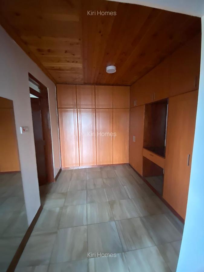 5 Bed Townhouse with En Suite in Nyari - 18