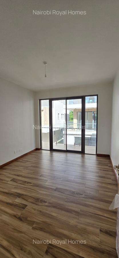 5 Bed Townhouse with En Suite at Lavington Green - 10