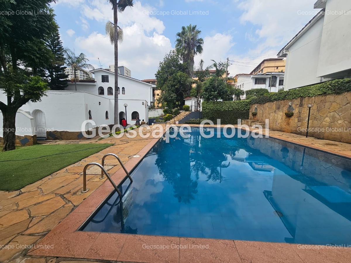 5 Bed Townhouse with En Suite in Riverside - 1