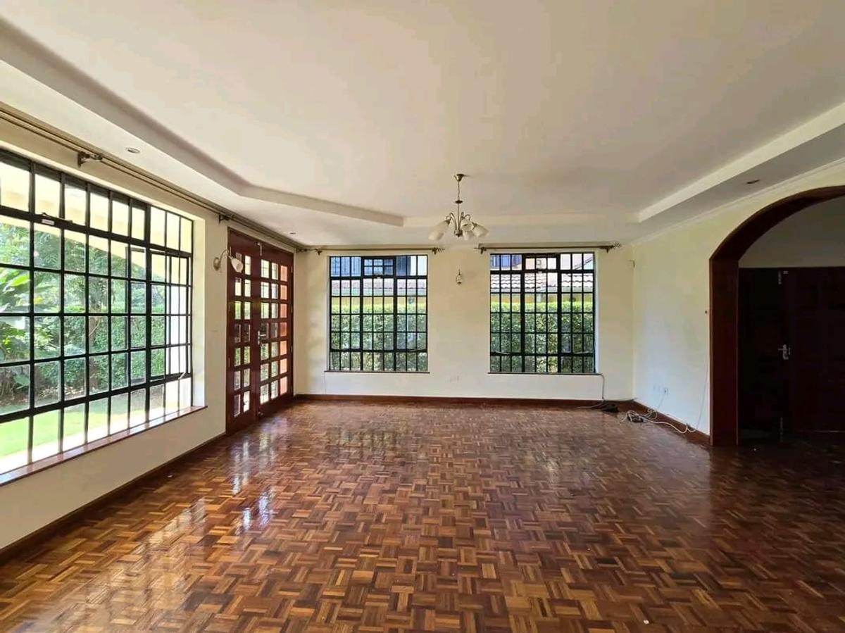 4 Bed Townhouse with En Suite in Lavington - 6