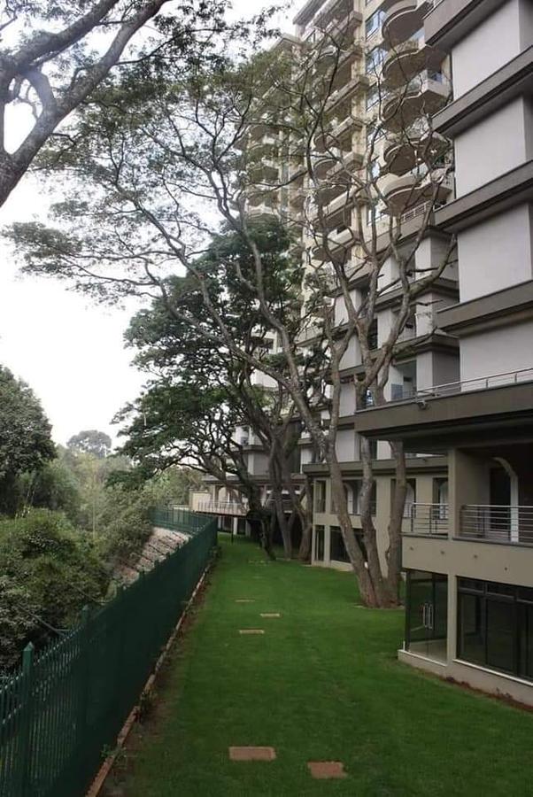 3 Bed Apartment with En Suite in Parklands - 20