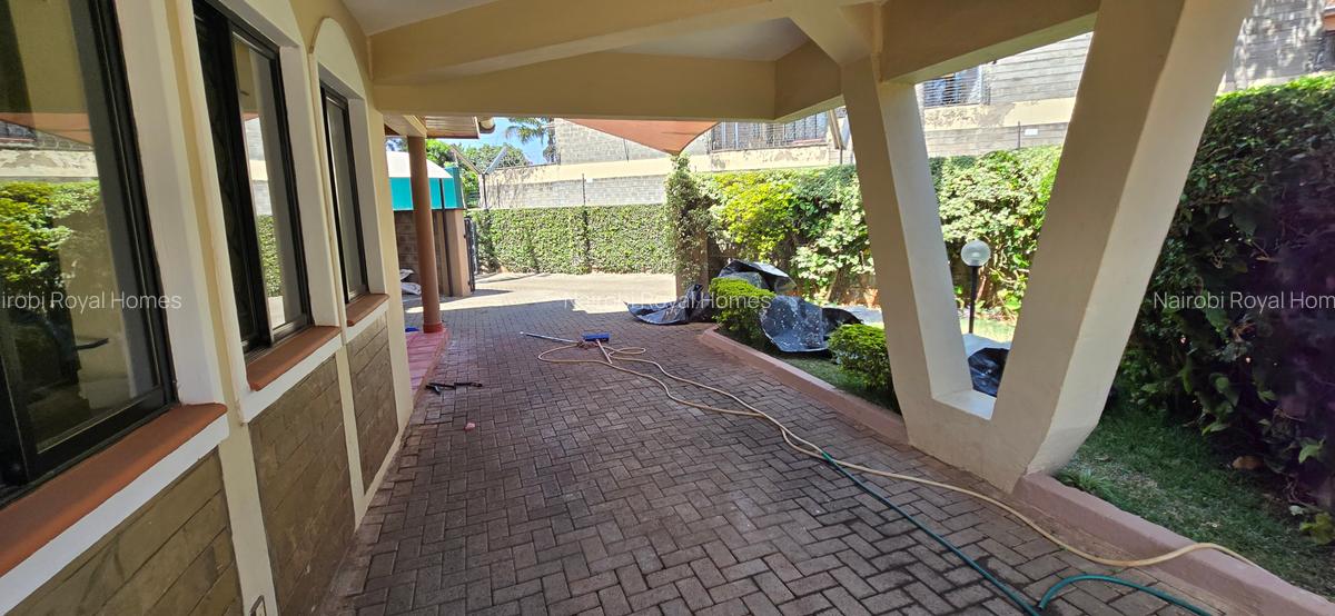 5 Bed Townhouse with En Suite at Lavington Green - 7
