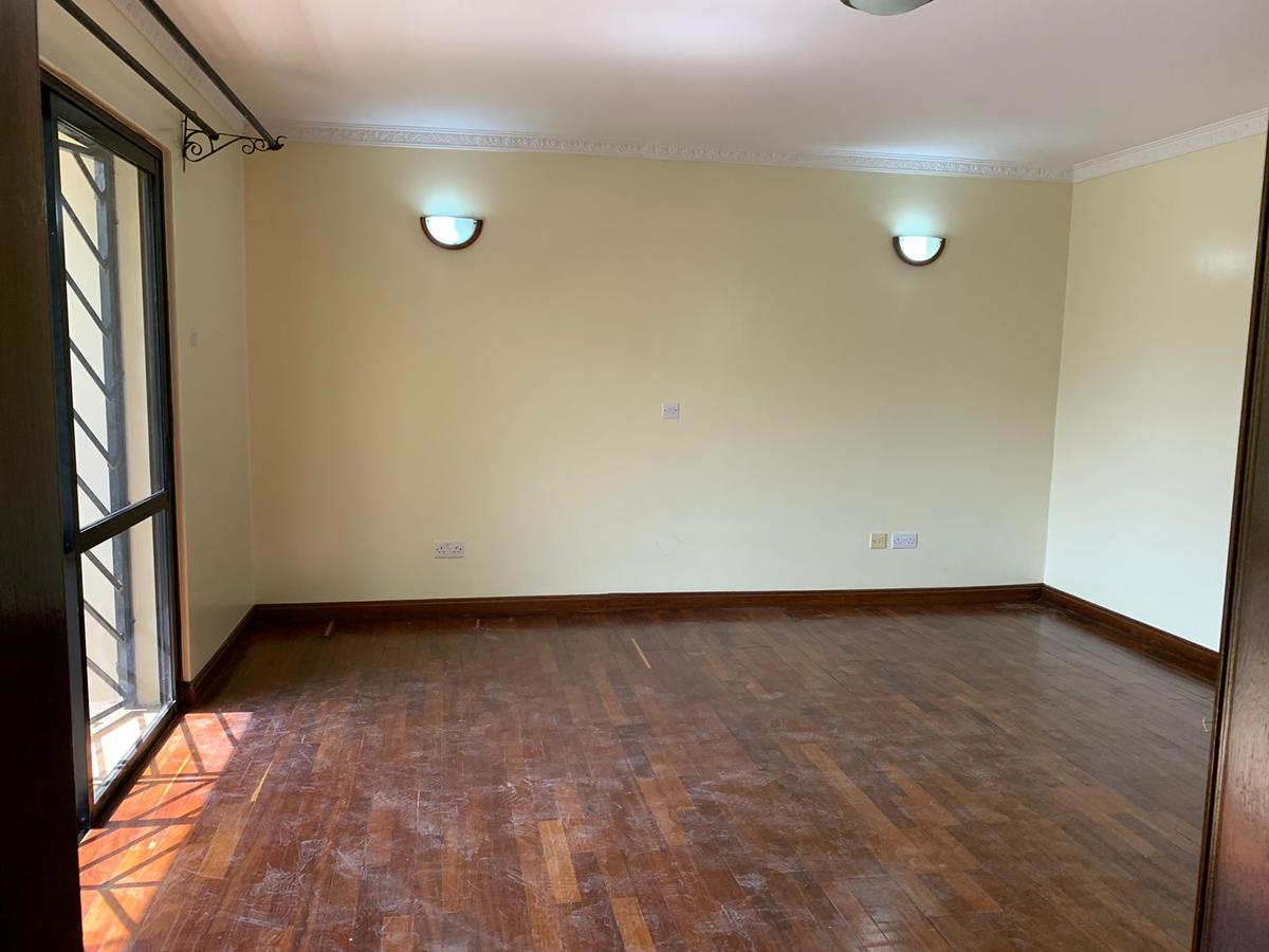 3 Bed Apartment with En Suite in Lavington - 16