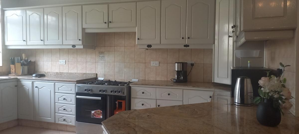 3 Bed Apartment with En Suite in Westlands Area - 4