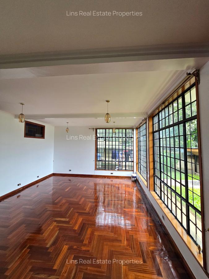 4 Bed Townhouse with En Suite in Kitisuru - 14