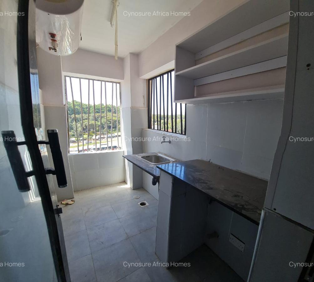 1 Bed Apartment with En Suite in Ngong Road - 7