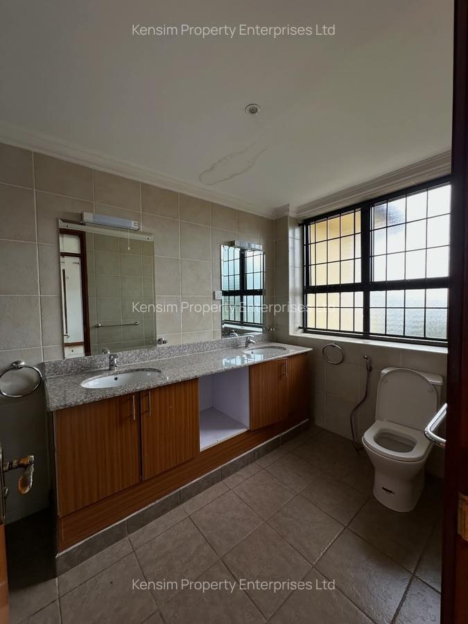 4 Bed Townhouse with En Suite in Runda - 17