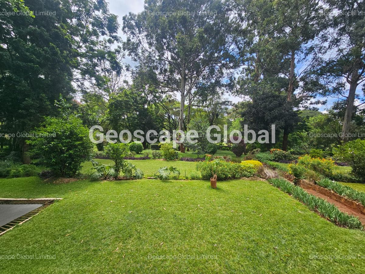 4 Bed House with En Suite in Rosslyn - 1