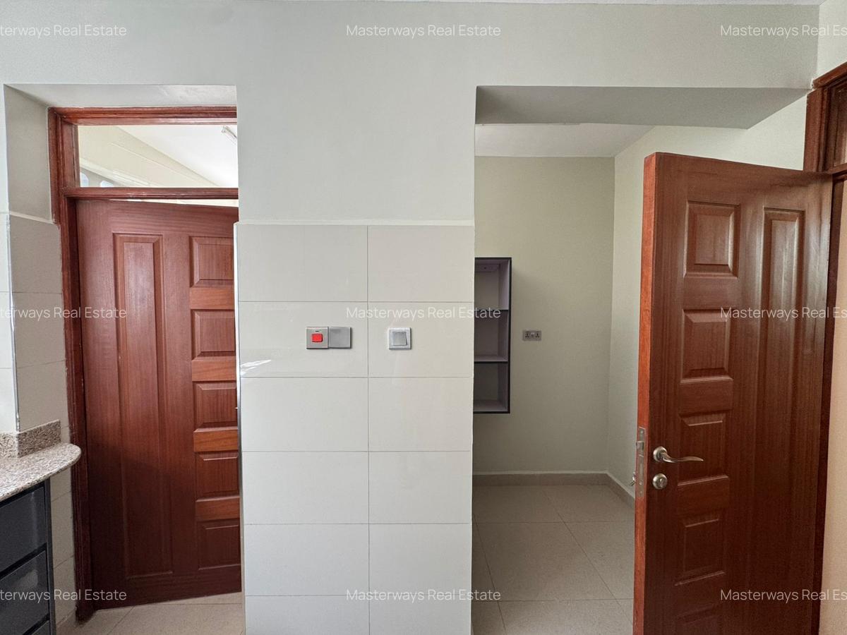 4 Bed Townhouse with En Suite at Lantana Road - 8