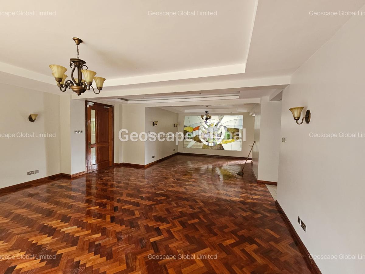 4 Bed Apartment with En Suite in Riverside - 1