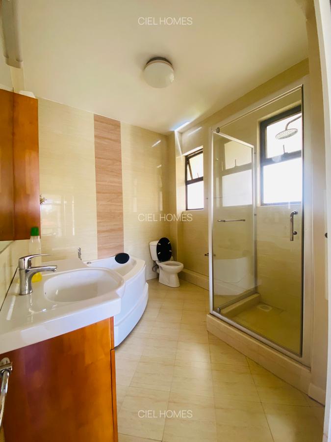 3 Bed Apartment with En Suite at Hatheru Road - 18