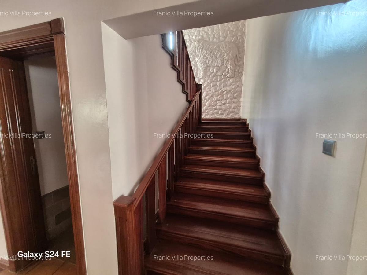 4 Bed Villa with En Suite at Westlands - 13