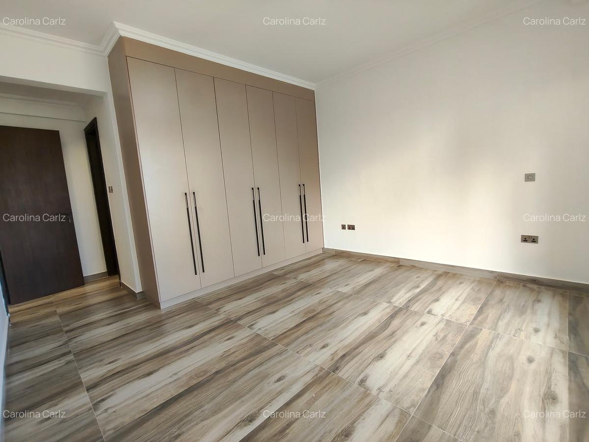 2 Bed Apartment with En Suite at Brookside Drive - 11