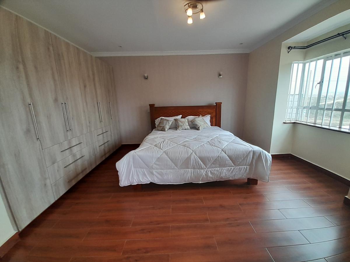 4 Bed Townhouse with En Suite at Five Star Road - 17