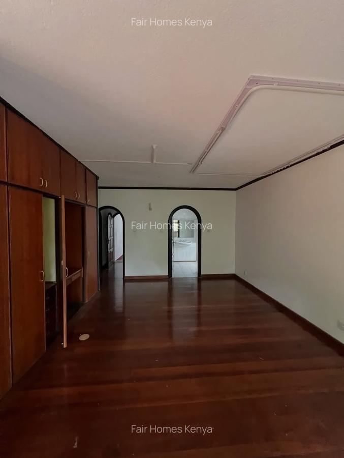 4 Bed Townhouse with En Suite at Riverside Drive - 16