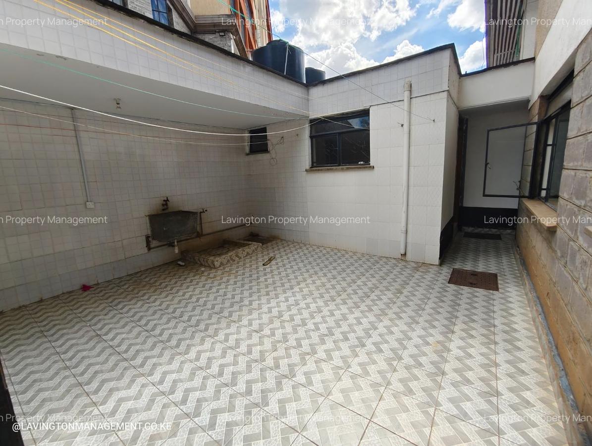 4 Bed Townhouse with En Suite at Valley Arcade - 8