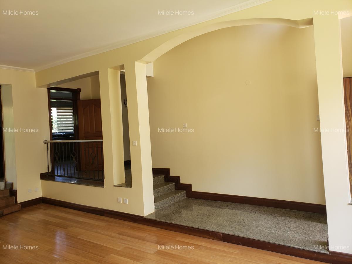 5 Bed Townhouse with En Suite at Grevillea Groove - 14