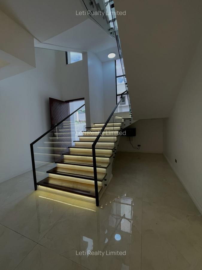 5 Bed Townhouse with En Suite in Lavington - 9