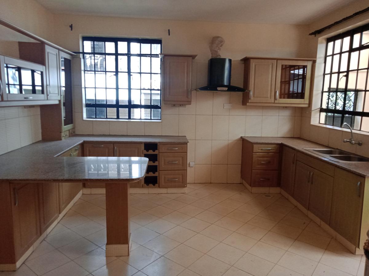 4 Bed Townhouse with En Suite at Off Isaac Gathanju - 19