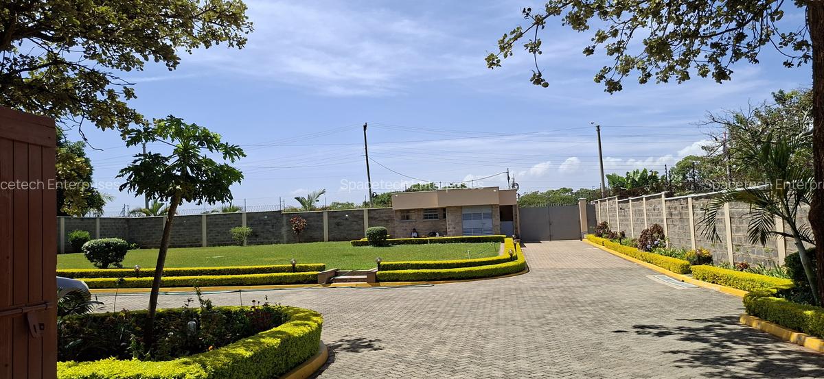 7 Bed House with En Suite in Runda - 4