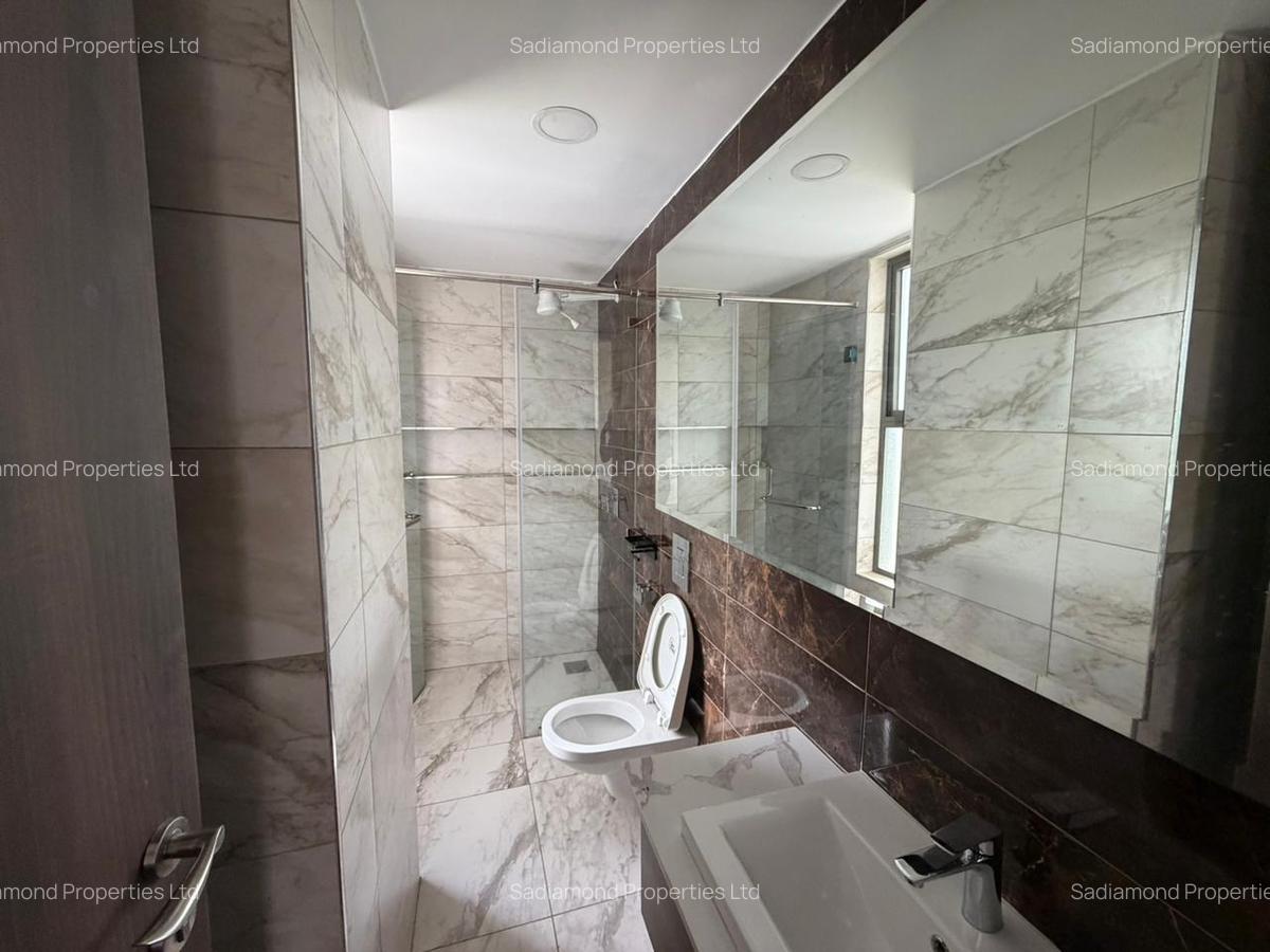 3 Bed Apartment with En Suite in Brookside - 11