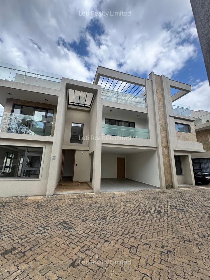 6 Bed Townhouse with En Suite in Lavington - 1