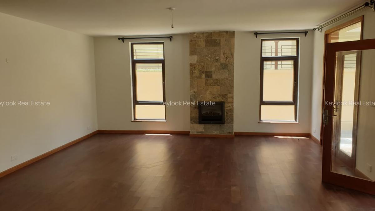 5 Bed Townhouse with En Suite at Lavington Green - 11