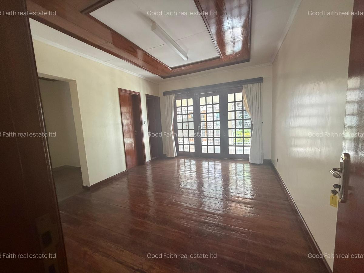 6 Bed House with En Suite in Runda - 7