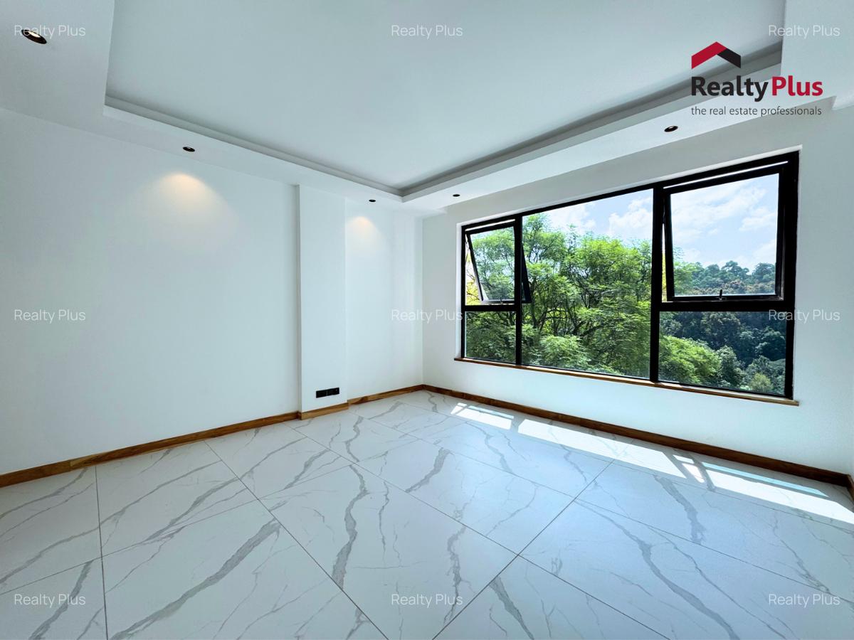 2 Bed Apartment with En Suite at Peponi Road - 10