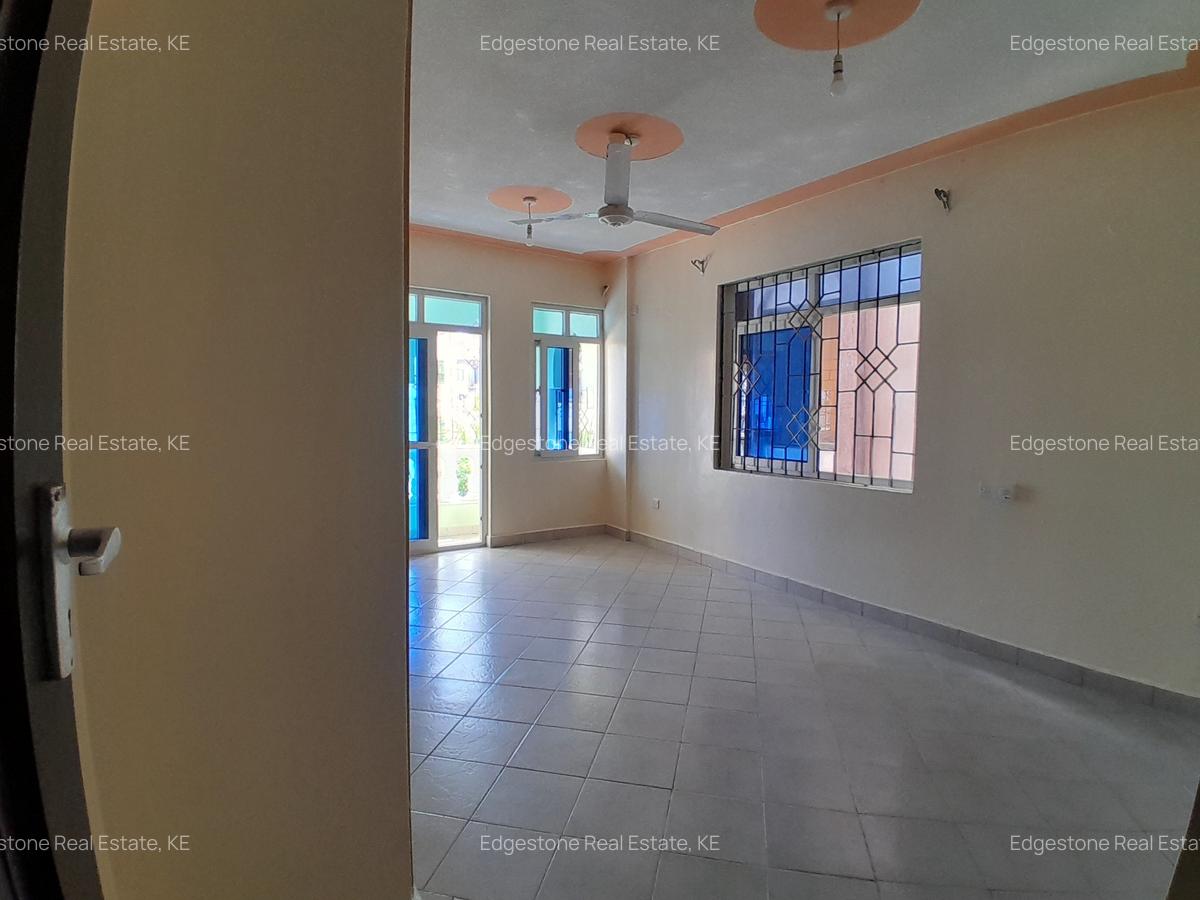 4 Bed Apartment with En Suite in Nyali Area - 17