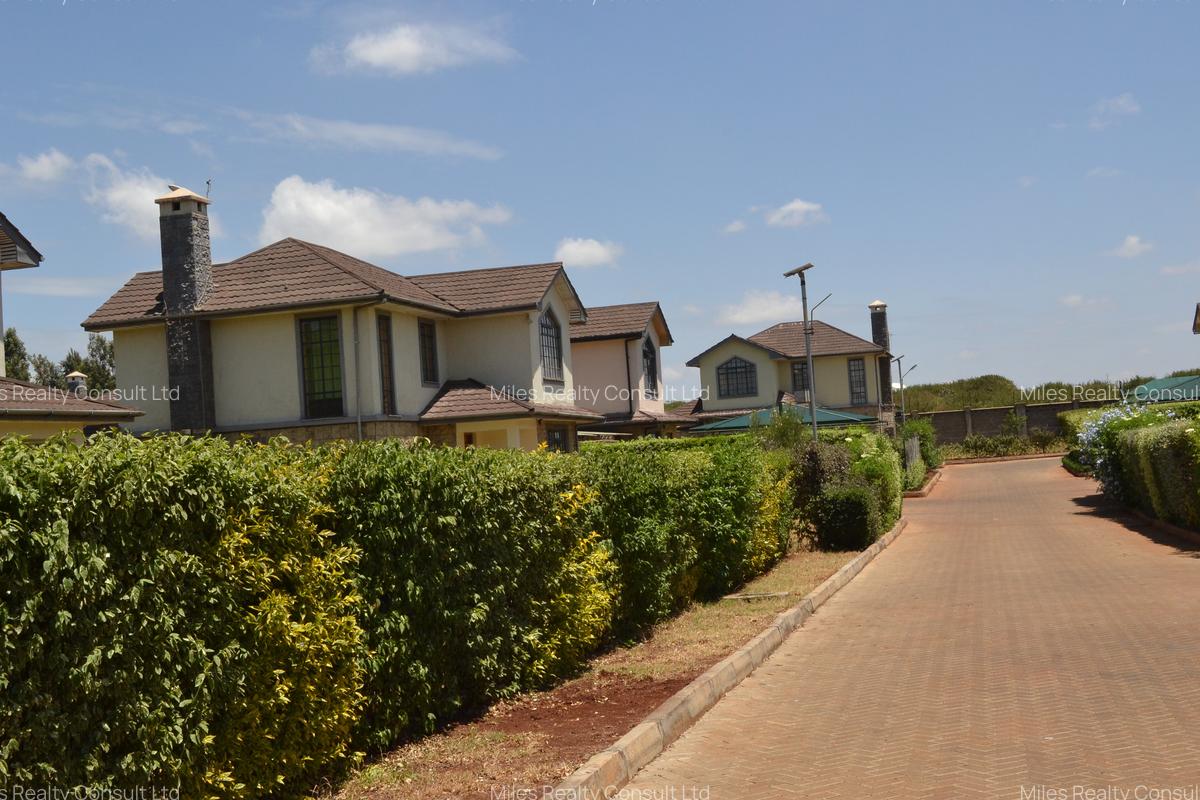 4 Bed Villa with En Suite at Edenville Estate Phs 1 - 6